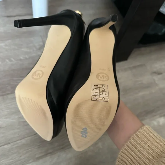 MICHAEL Michael Kors Hamilton Platform Pumps Black 6.5 - Picture 7 of 9